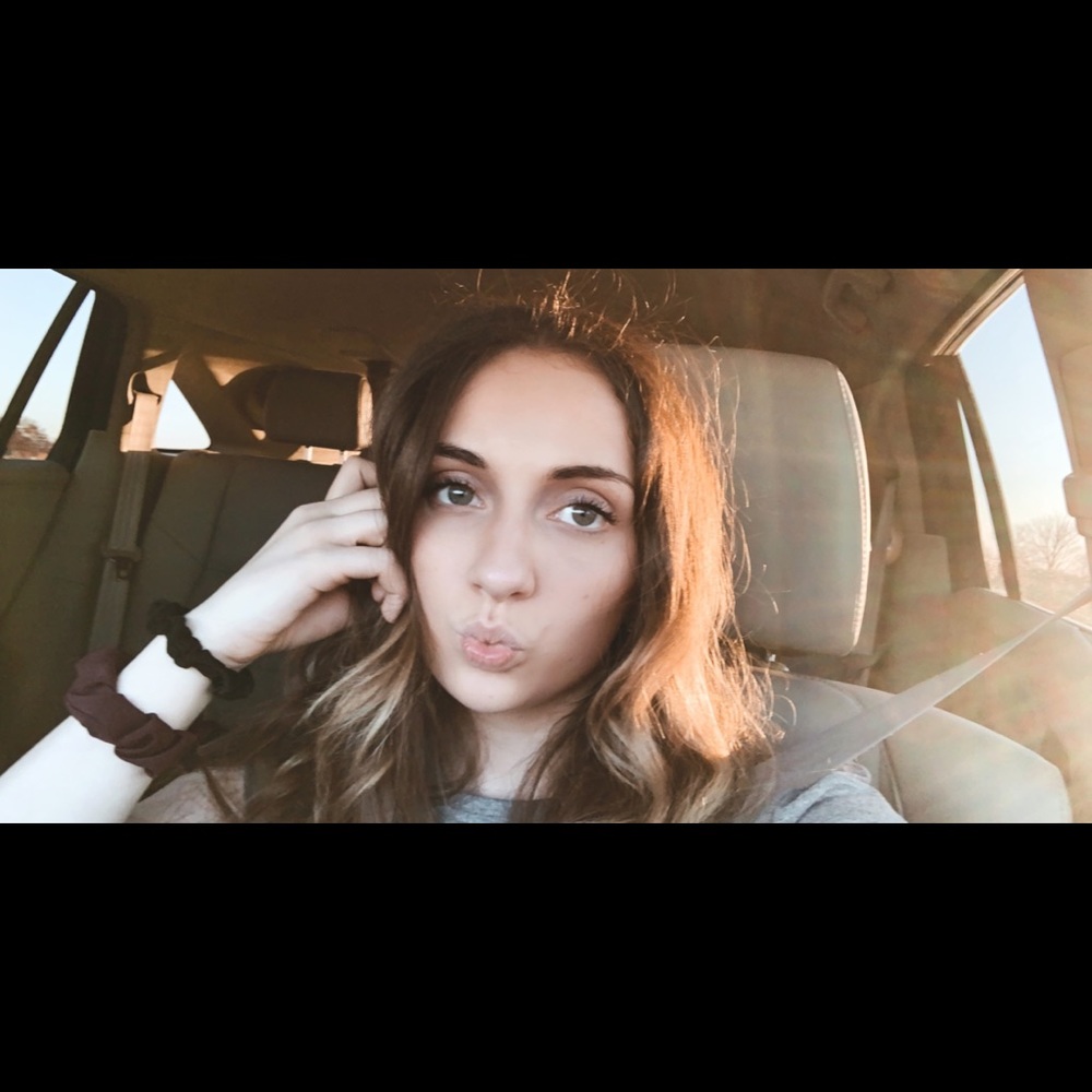 Meet your Posher, Nicole